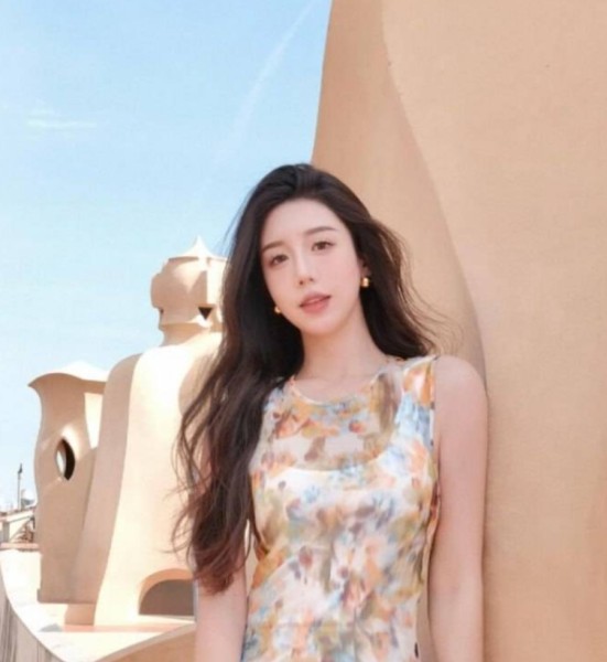 nana, 31, redhill surrey england