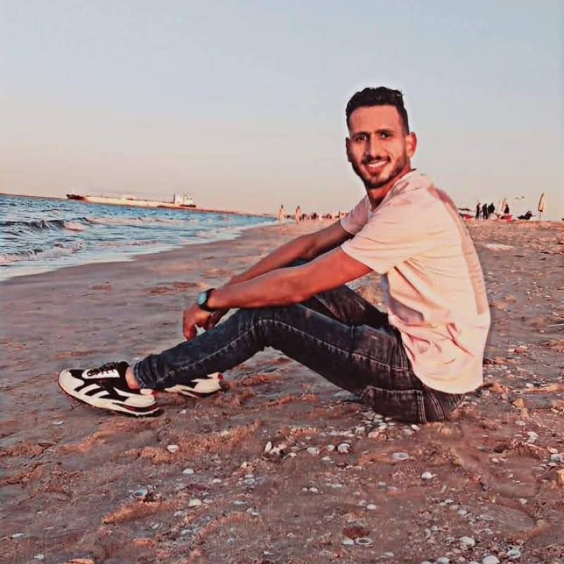 Yasin, 28, Naveda