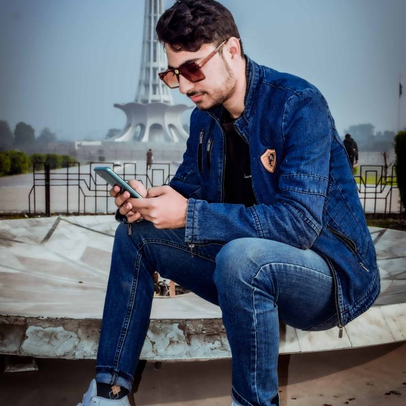 Uzair, 19, stanbul