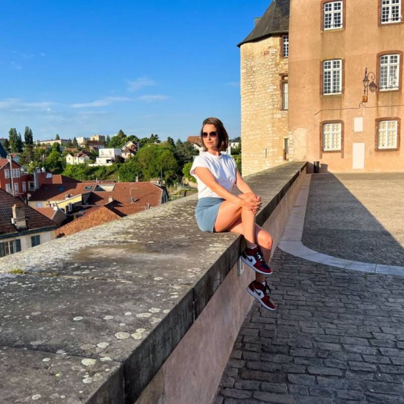 Sandrine, 18, Amman