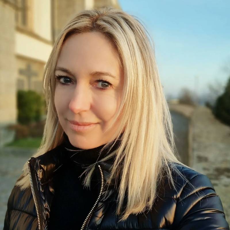 Laura, 35, United States of America