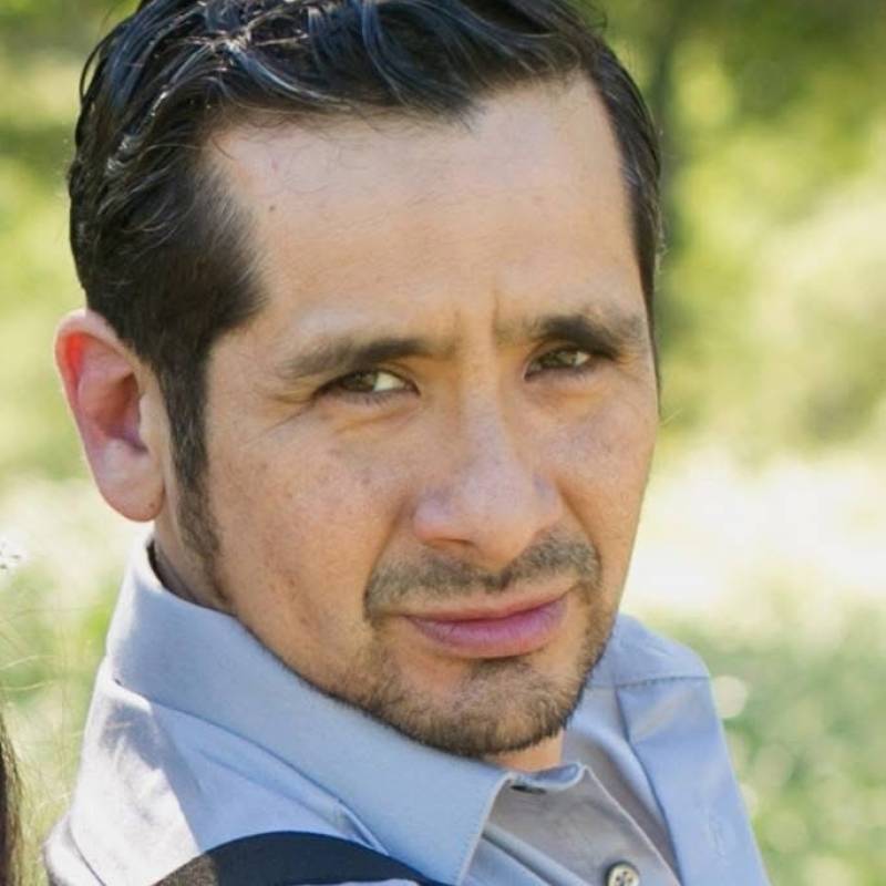 Armando, 47, taxes