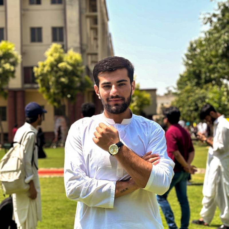 Shazaib, 18, Iran