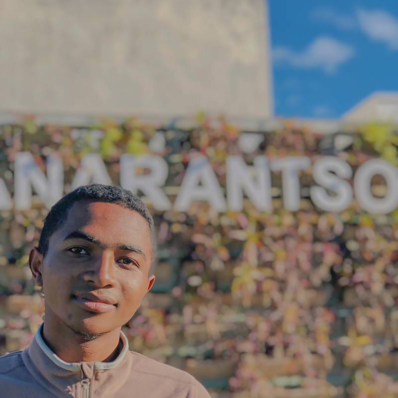 RAHARIMANANA, 20, zambia