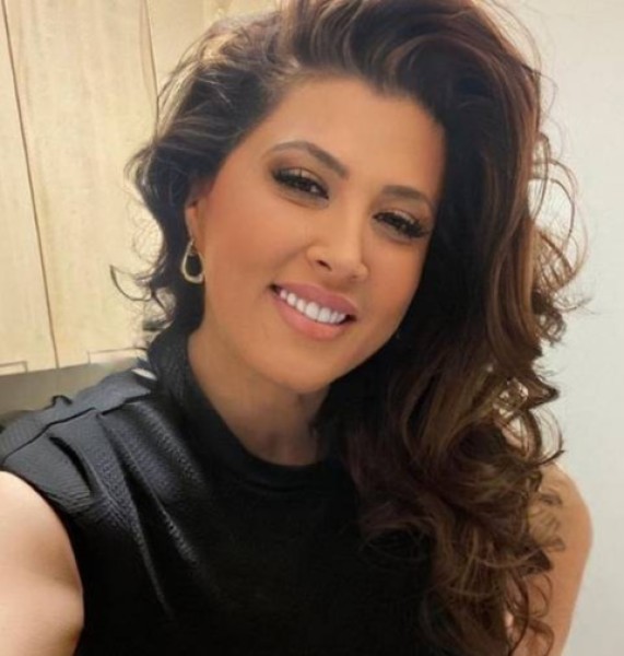 Inara, 45, Australia