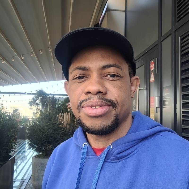 Lucky, 40, Oak Forest Illinois