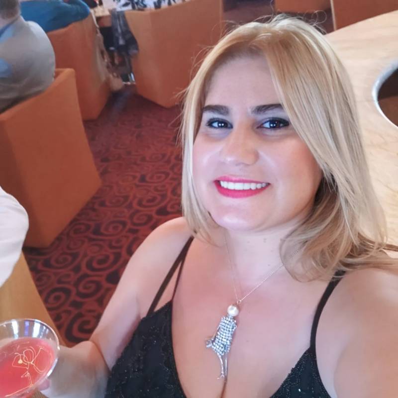 Gloria, 56, redhill surrey england