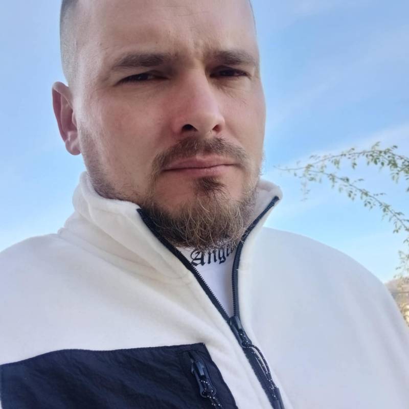 Alexandru, 37, Iran