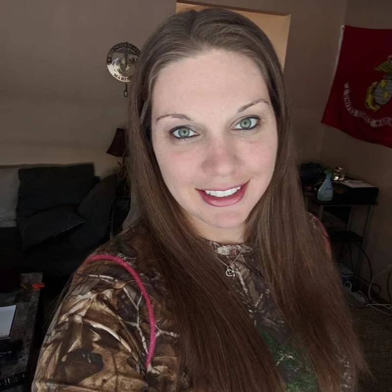 laura, 39, borguna