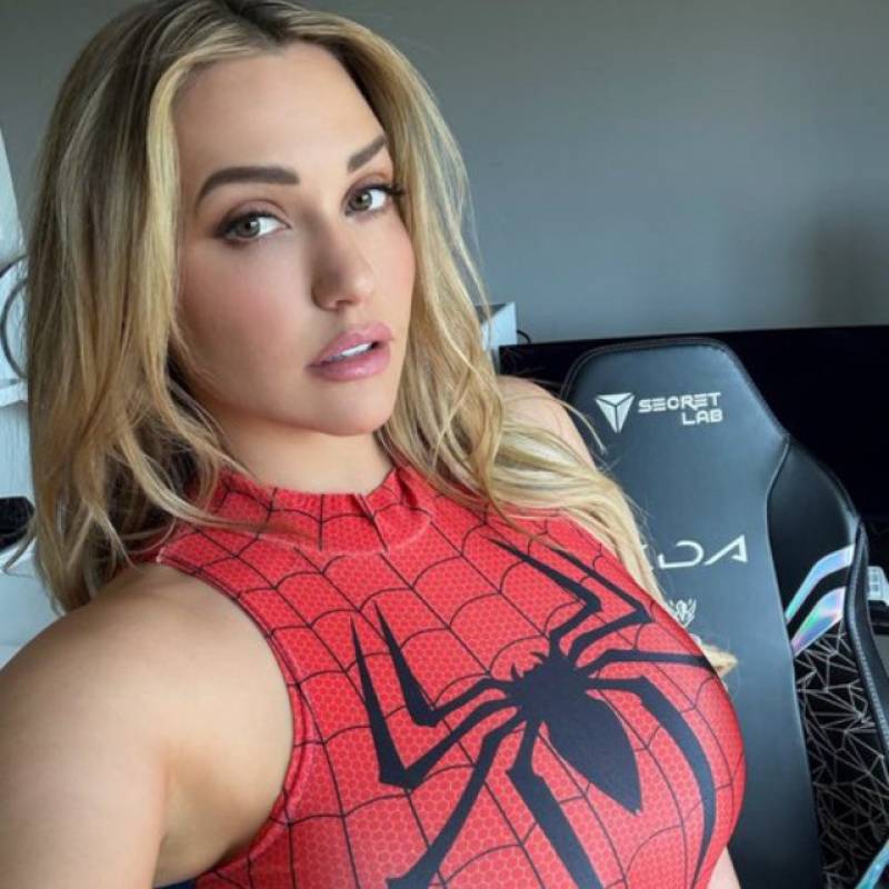 Whitney, 22, Saudi Arabia