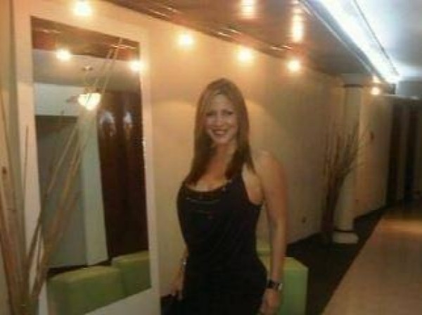 Alexis, 34, Saudi Arabia
