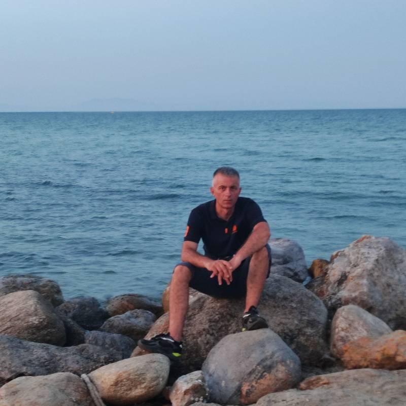 Pedja, 46, redhill surrey england