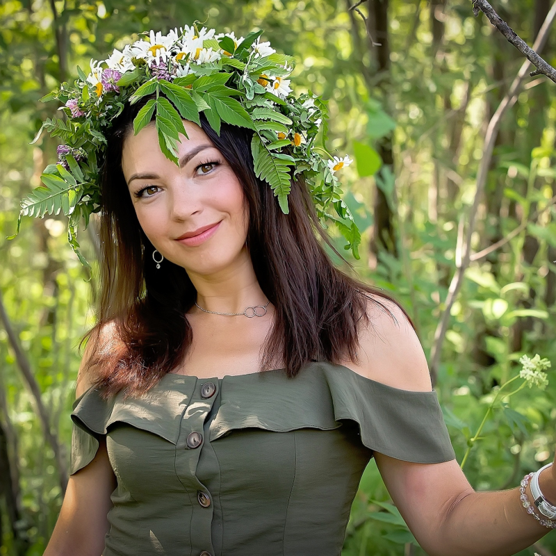 Arisini, 38, Current in pakistan