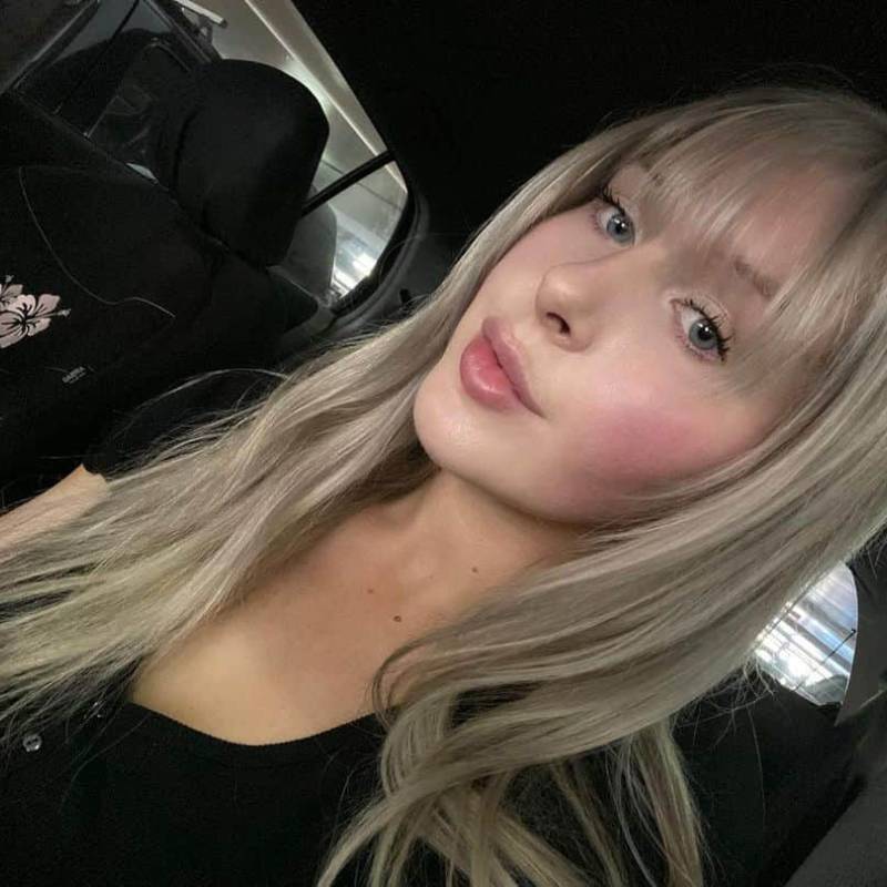Alena croft, 35, Narail
