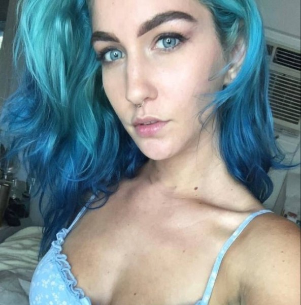 Haley, 23, Algeria