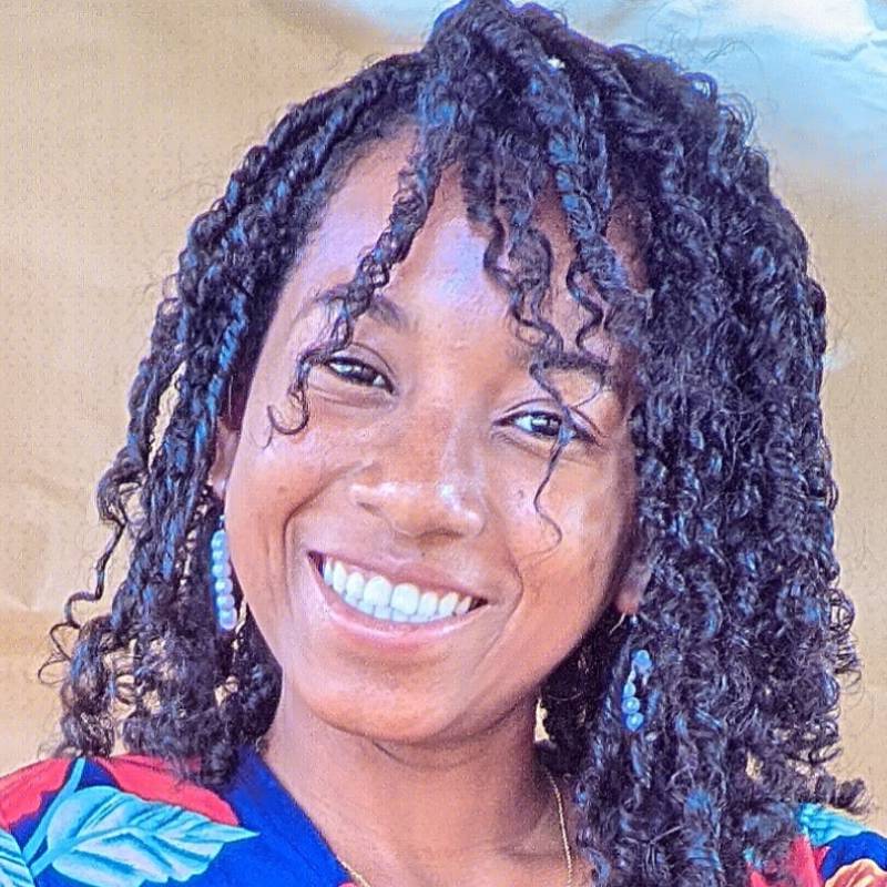 Harena, 20, I live in Madagascar