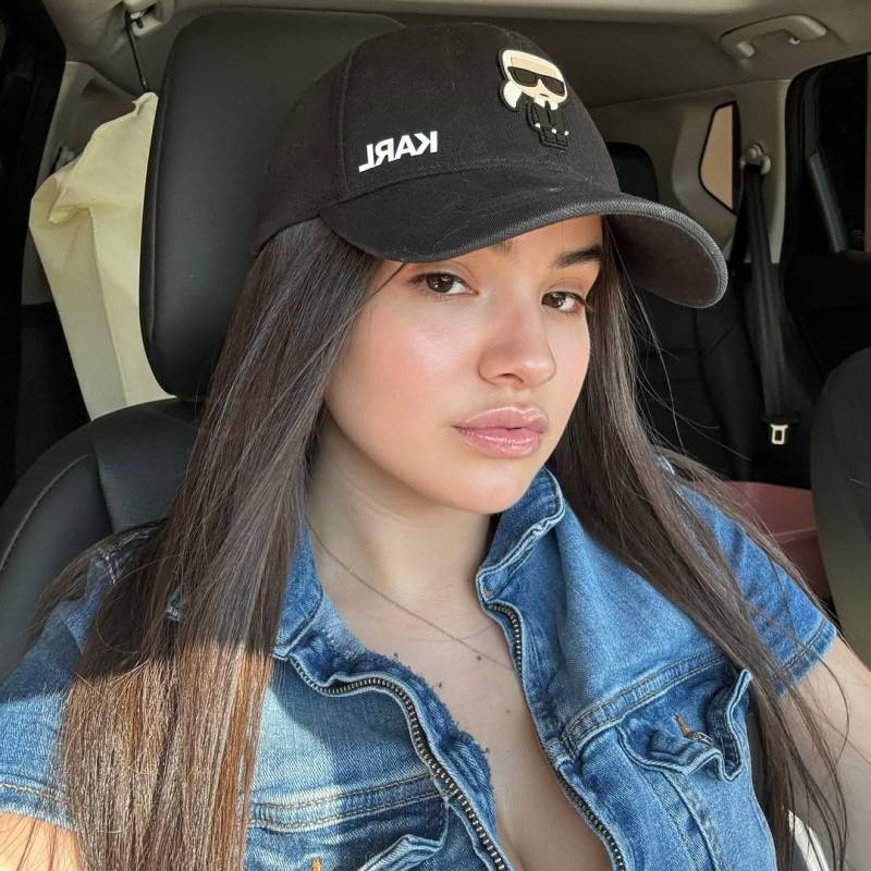 crystal, 28, Colombia