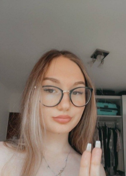 Alexa, 29, Saudi Arabia