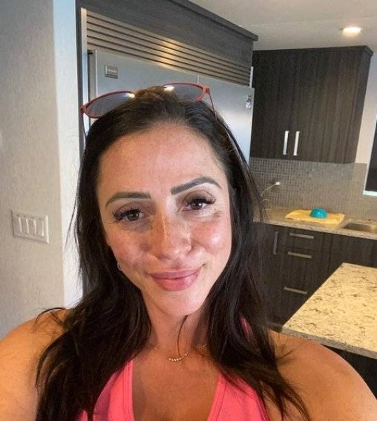 Brandi Rhodes, 36, North Carolina