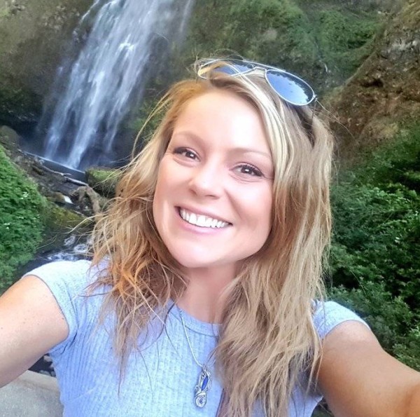 Chloe, 40