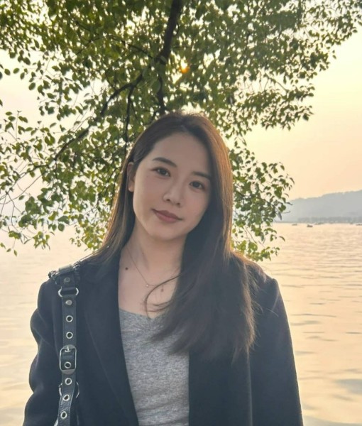 Mia, 35, Missouri