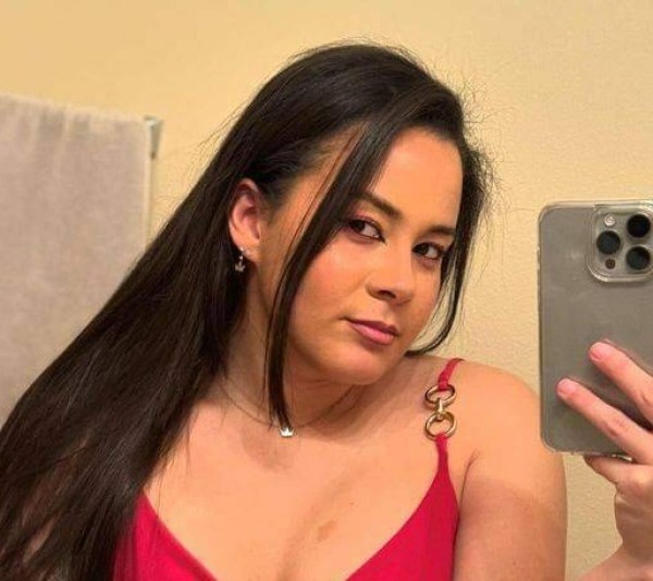 Eliska, 32, Connecticut