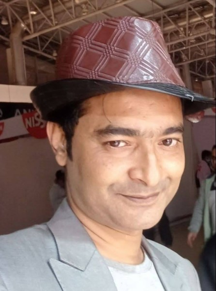 Mahadi, 40, Sweden