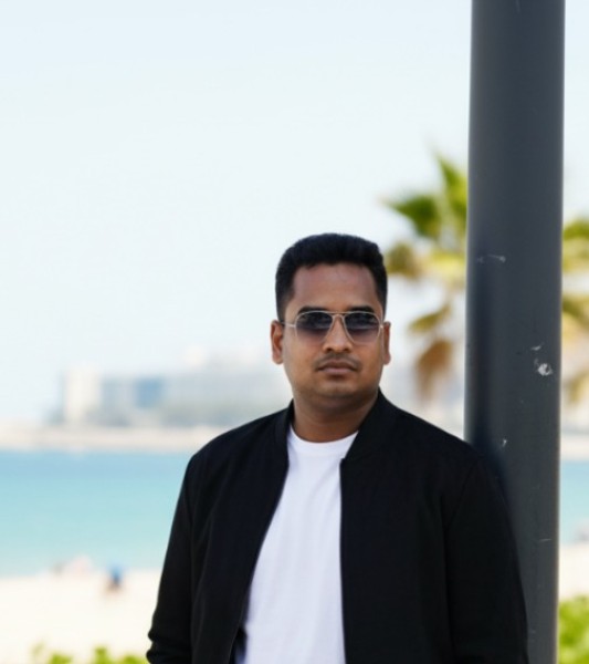 Akash, 30, Zurich