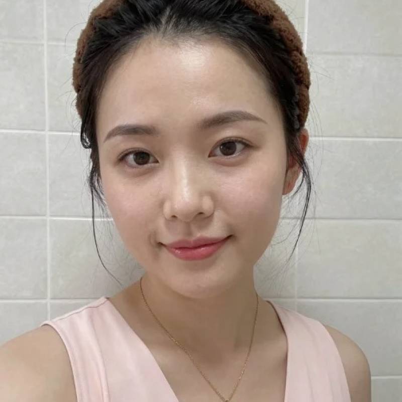 Luna, 35, Colombia