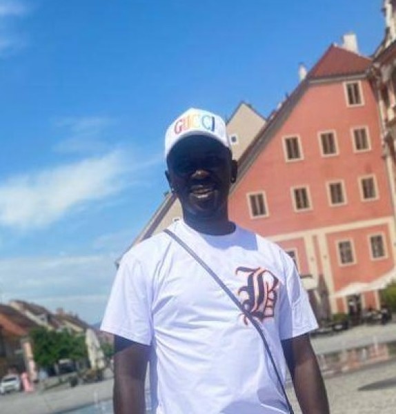 Kobe, 28, Algeria