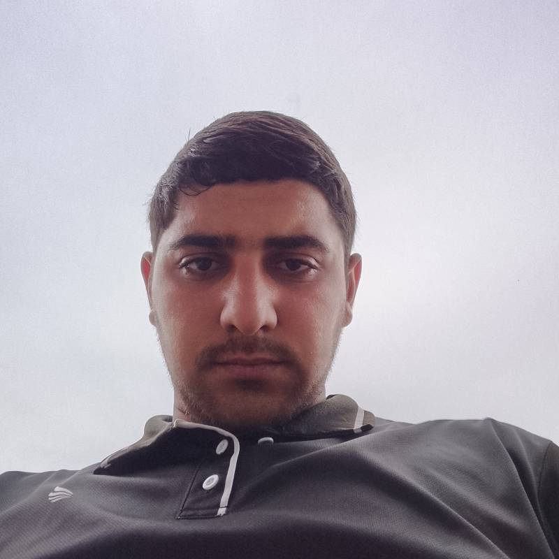 Arman, 22, Istanbul