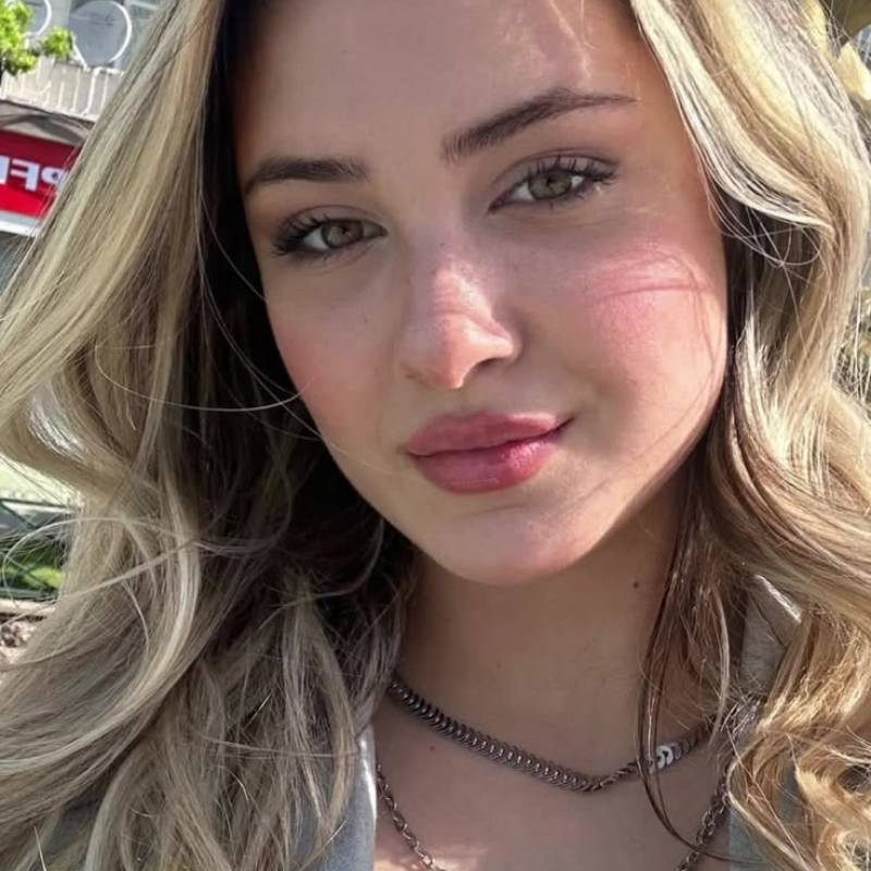 Wendy, 31, redhill surrey england