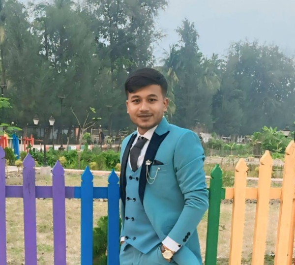 Motiur, 26, Dhaka Bangladesh