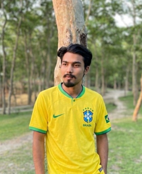 Kmkomol, 23, kata