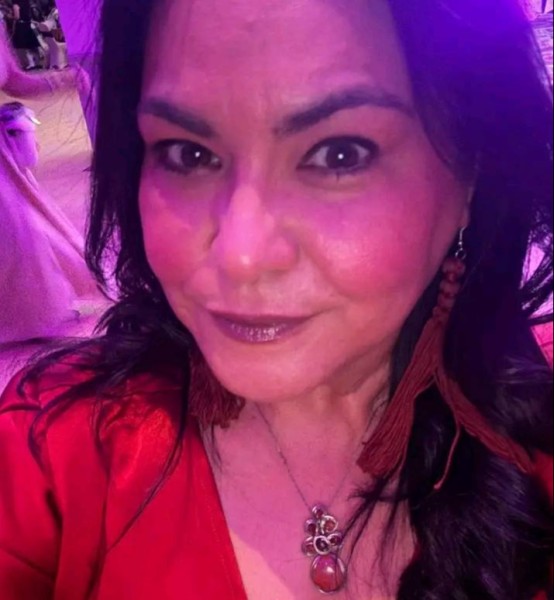 Elina, 53, london