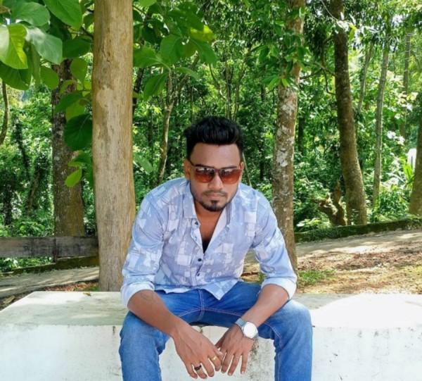 Arman, 18, Uk