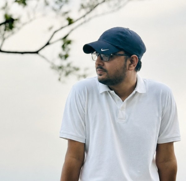 Parvas, 33, Canada