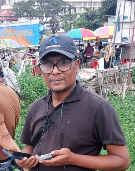 Kabir, 44, garland