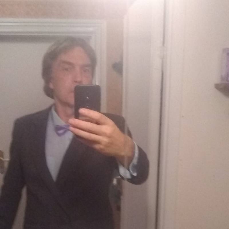 Johnn324 dating